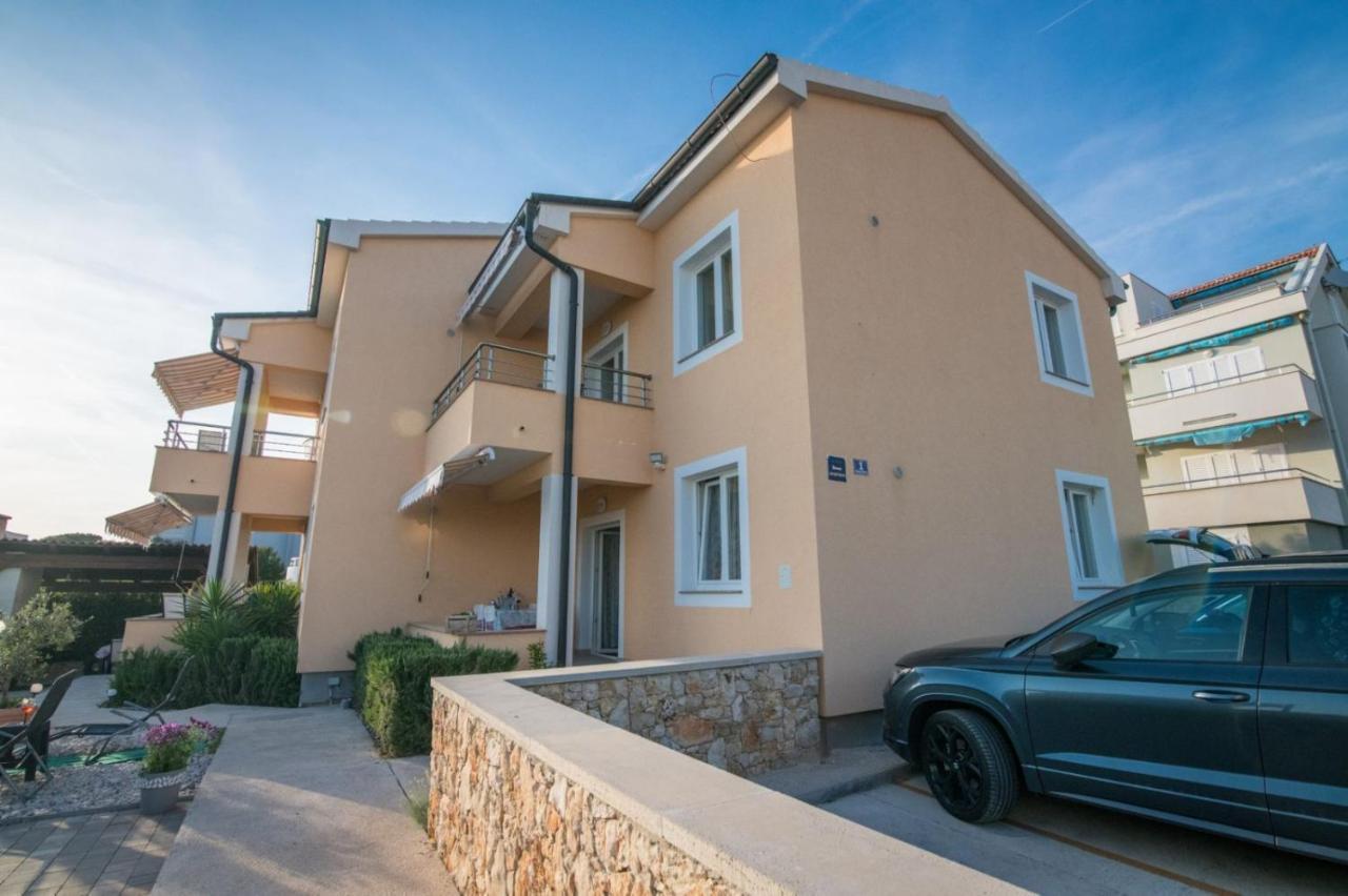 Apartment Pikulo Novalja Exterior foto